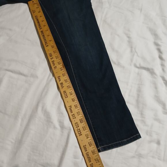 Simply Vera Vera Wang Denim 4 Capri Mid Rise Dark-Wash Straight Leg - Picture 10 of 10